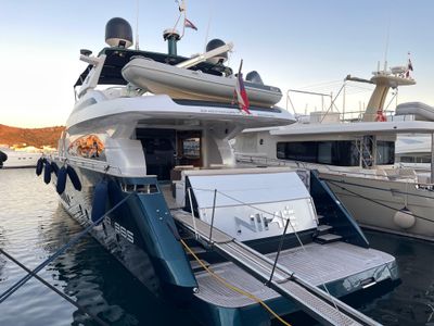 Yacht