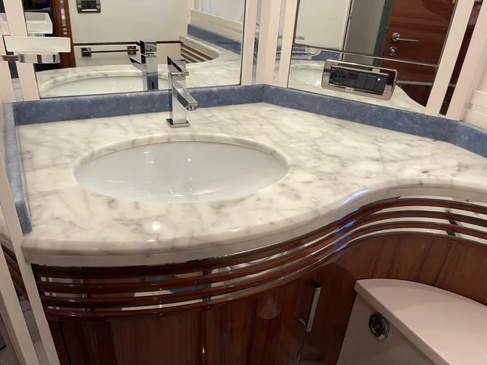 Nike Yacht Photos Pics 