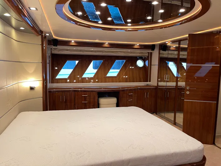 Nike Yacht Photos Pics 