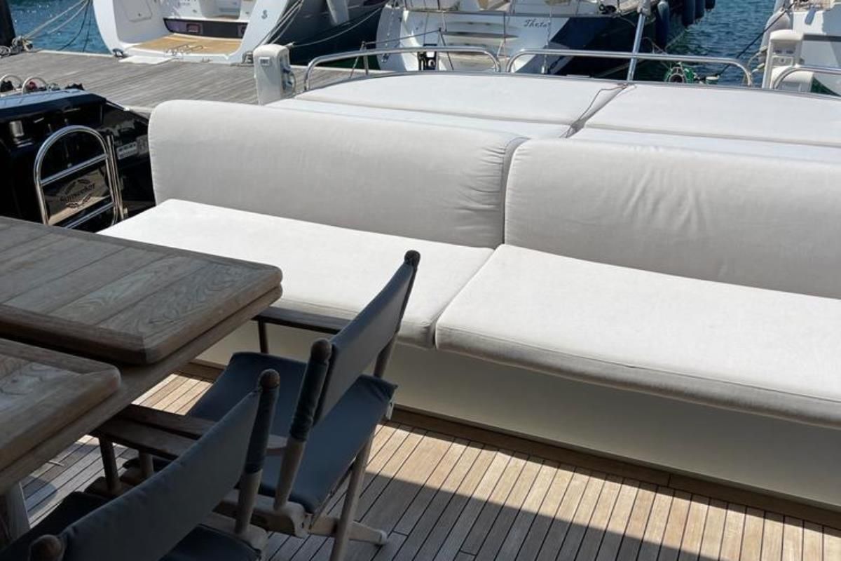 2010 Sunseeker 73 