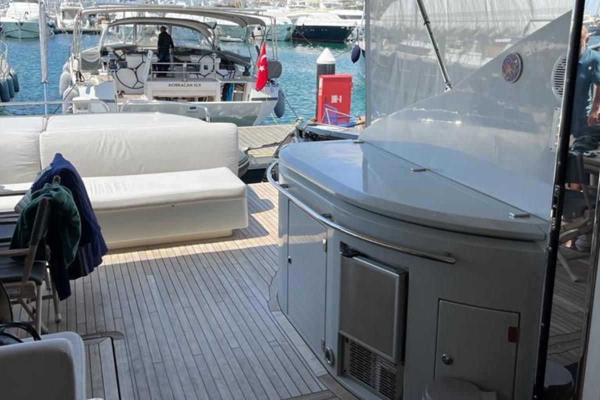 2010 Sunseeker 73 
