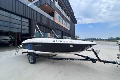 Bayliner Element E16