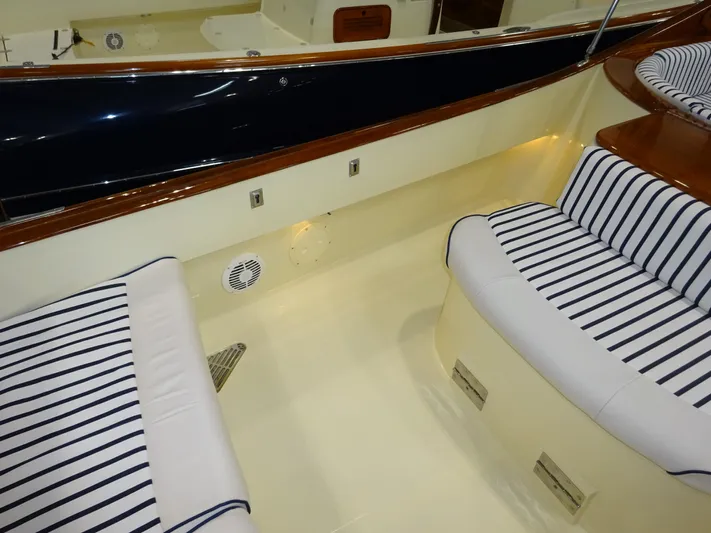 Wye Zephyr Yacht Photos Pics 