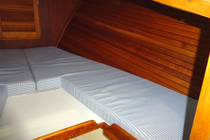 Wye Zephyr Yacht Photos Pics 