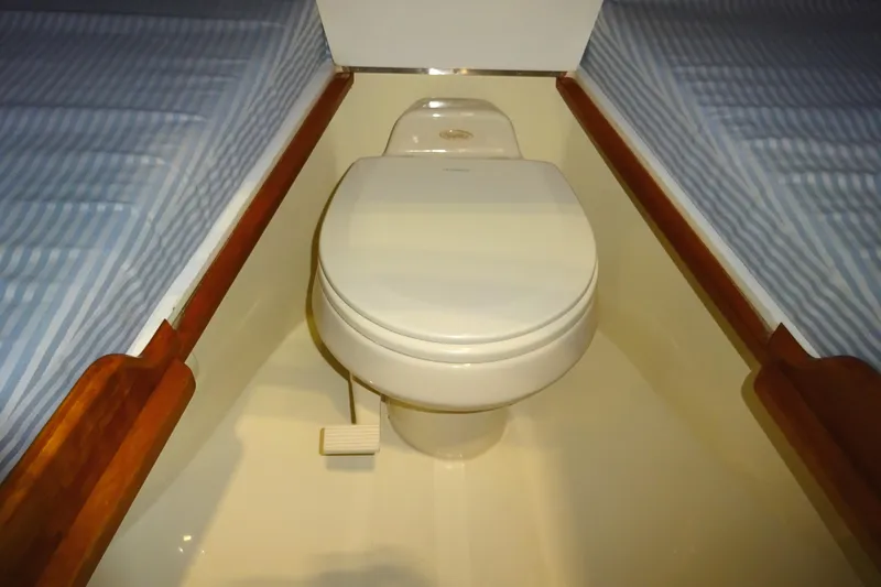 Wye Zephyr Yacht Photos Pics 