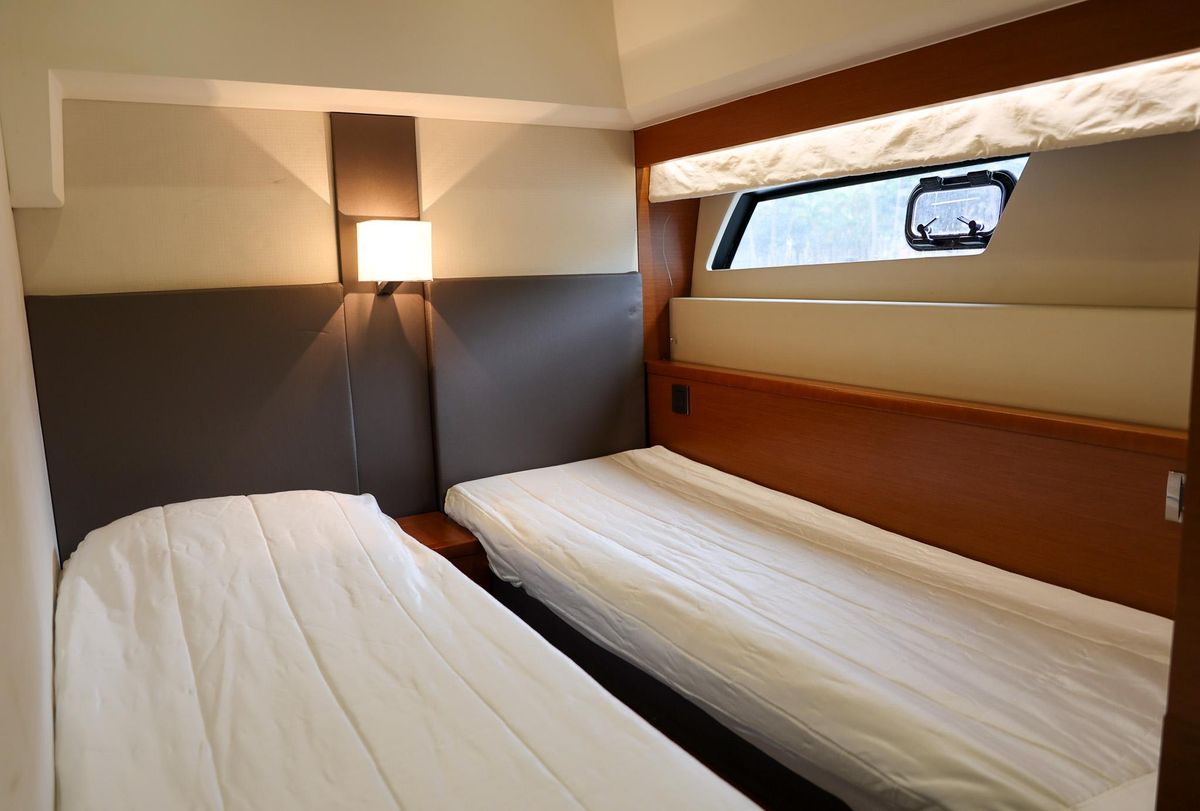 2015 Prestige 52 
