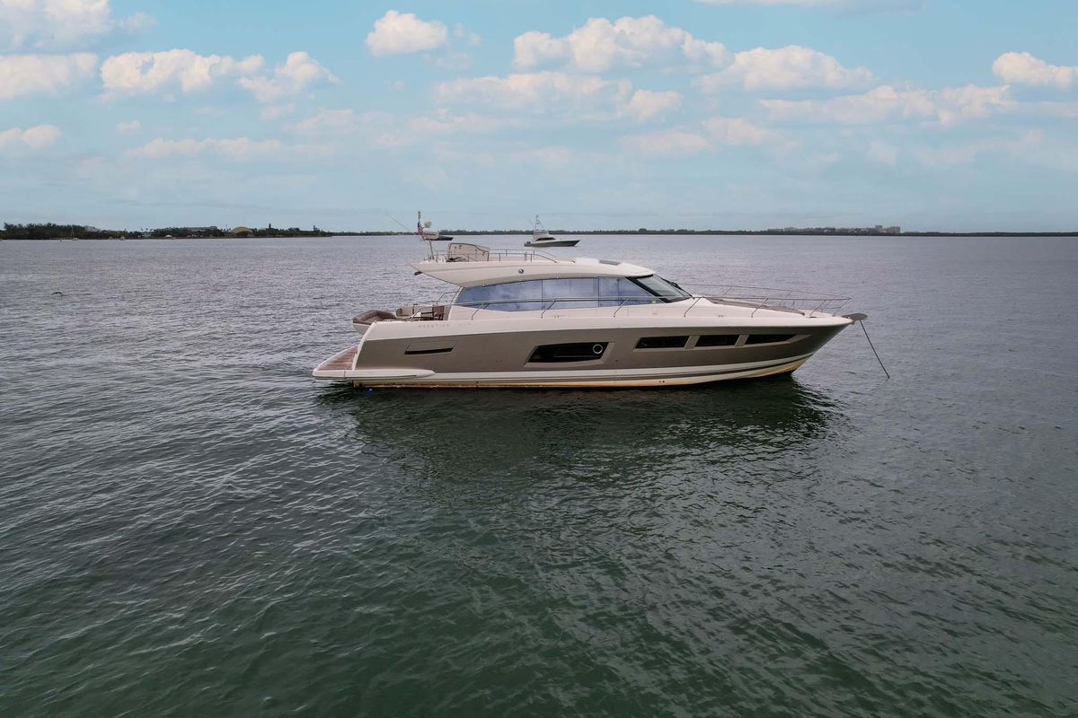2015 Prestige 52 