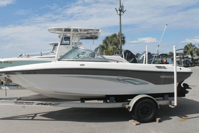 Rinker 186 Bowrider