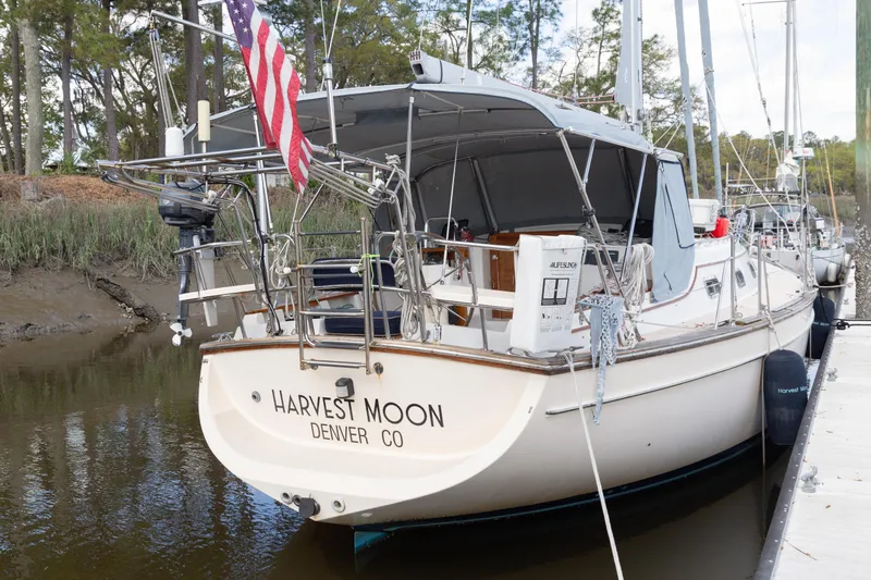 Harvest Moon Yacht Photos Pics 