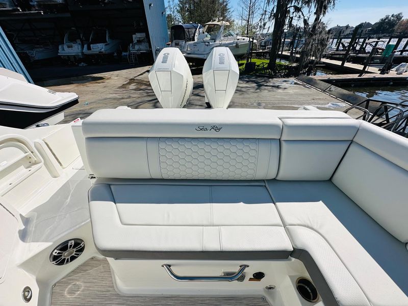 2023 Sea Ray 290 SDX OB