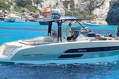 2020 Invictus 320 GT
