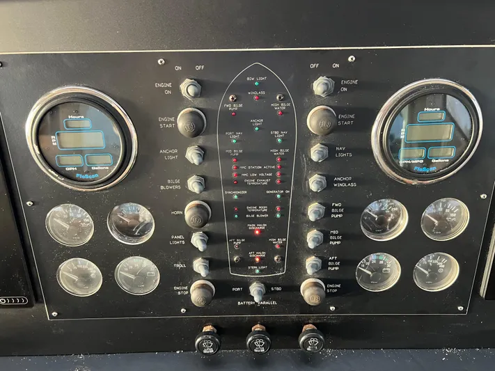 Todo Bien Yacht Photos Pics 