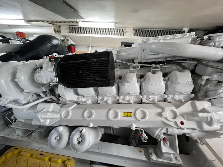 Todo Bien Yacht Photos Pics 