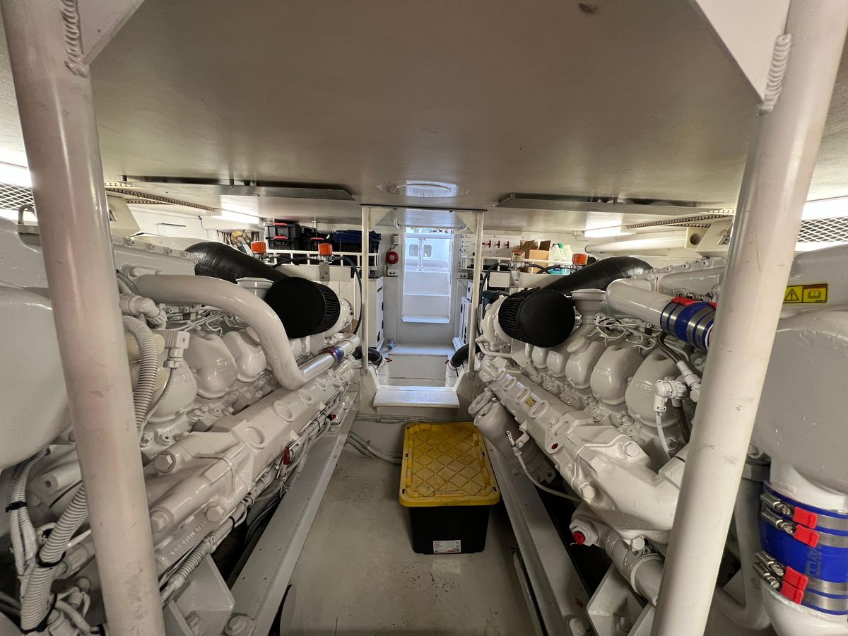 2000 Viking 58 