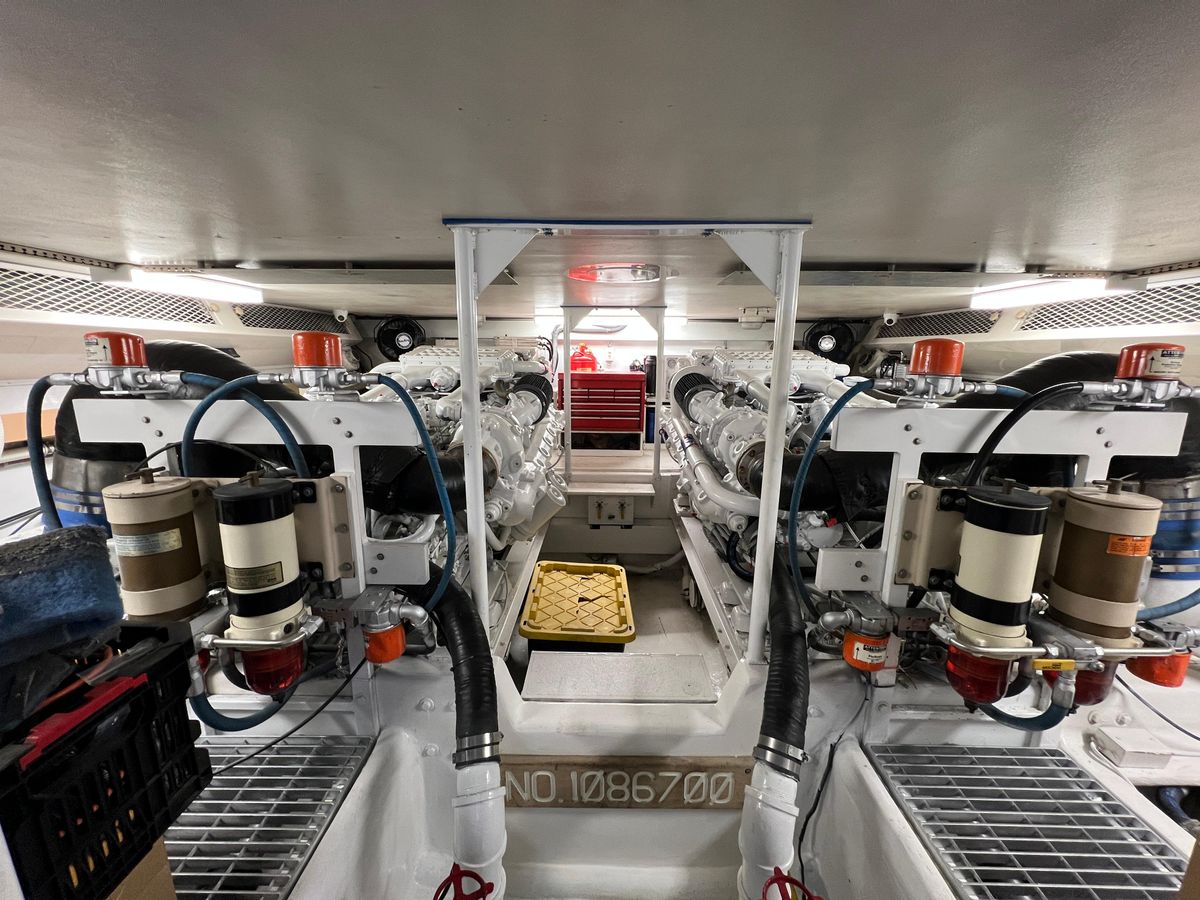 2000 Viking 58 