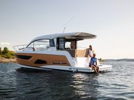 2024 Sealine C390