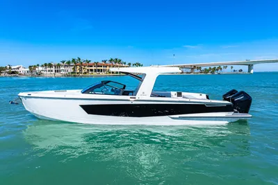 Aviara AV36 Outboard