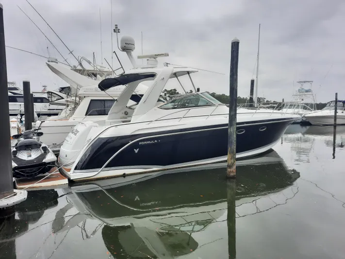 Paradox Yacht Photos Pics 
