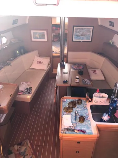  Yacht Photos Pics Jeanneau SUN ODYSSEY 39i (2009)