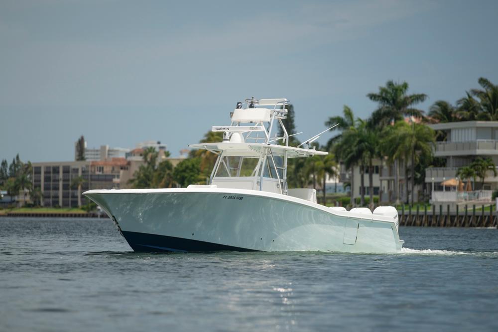 2011 Invincible 42 CC Center Console for sale - YachtWorld