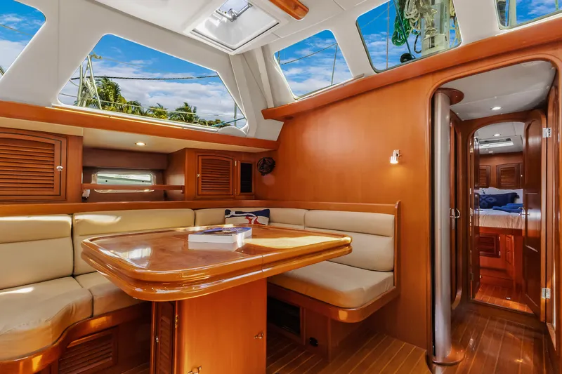 Mojo Yacht Photos Pics 