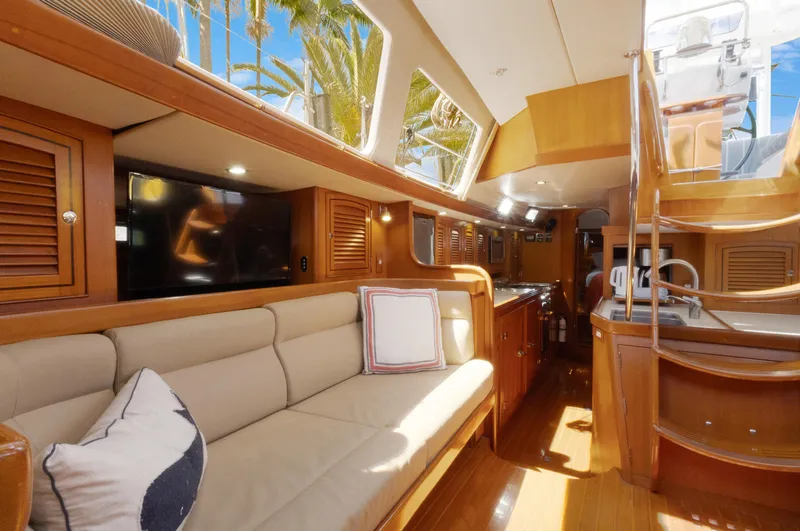 Mojo Yacht Photos Pics 