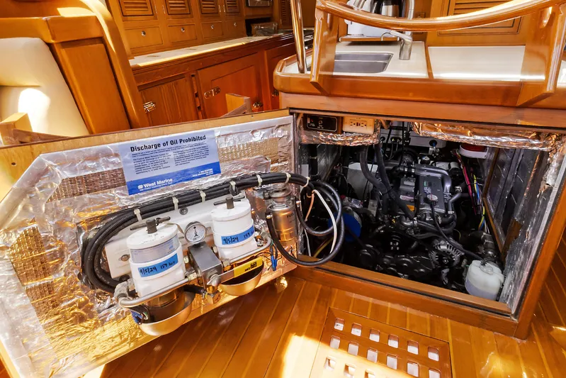 Mojo Yacht Photos Pics 