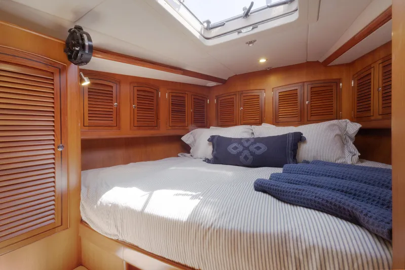 Mojo Yacht Photos Pics 