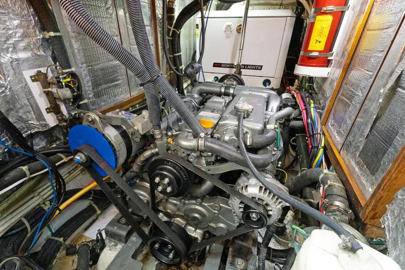 Mojo Yacht Photos Pics 