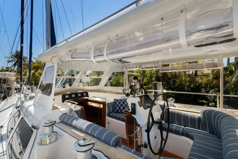 Mojo Yacht Photos Pics 