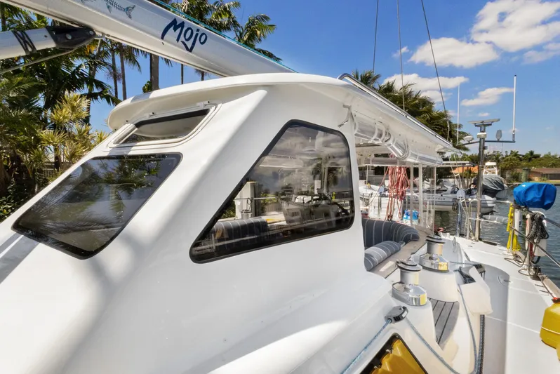 Mojo Yacht Photos Pics 