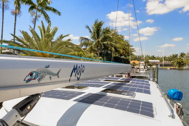 Mojo Yacht Photos Pics 