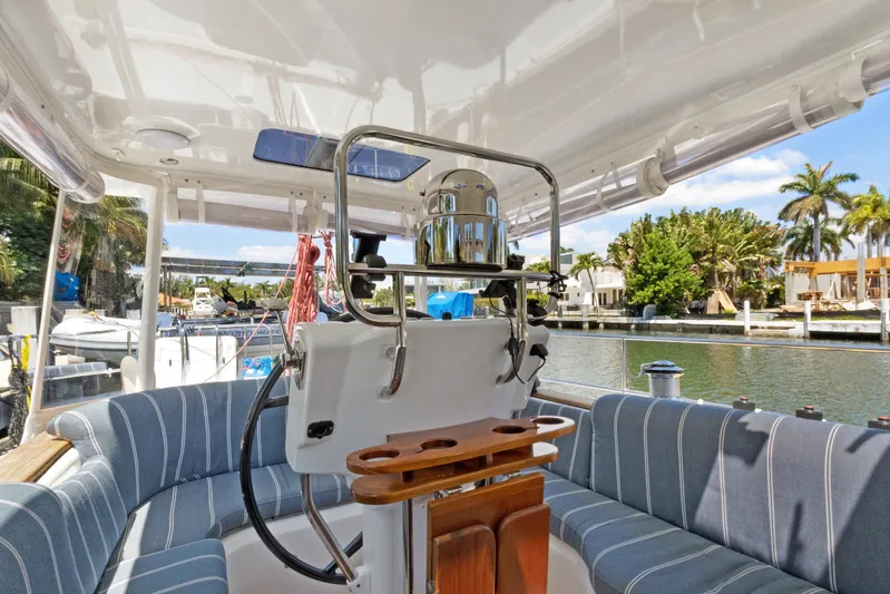 Mojo Yacht Photos Pics 