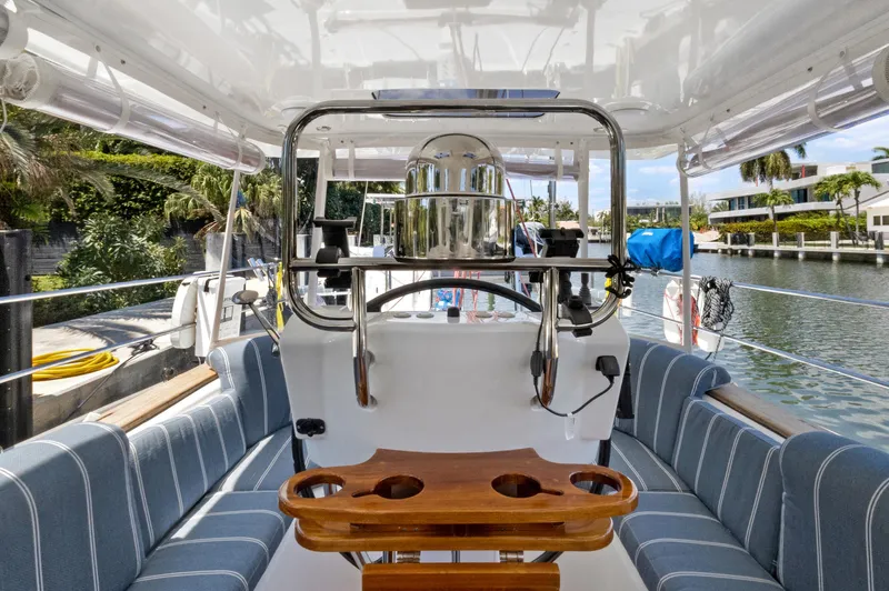 Mojo Yacht Photos Pics 