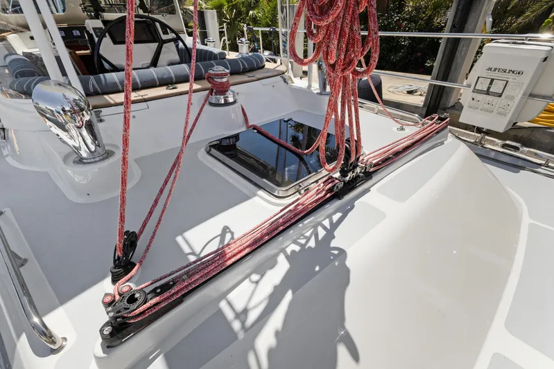 Mojo Yacht Photos Pics 