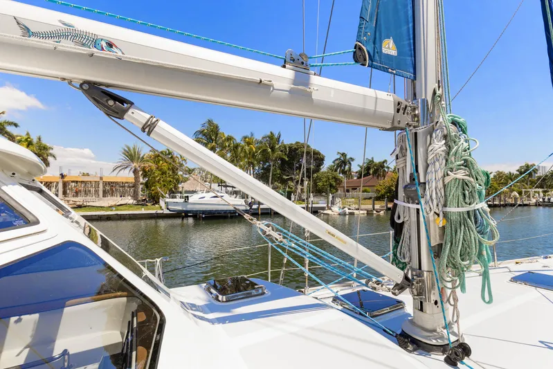 Mojo Yacht Photos Pics 