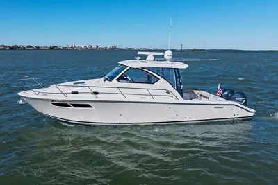 2018 Pursuit OS 355 Offshore