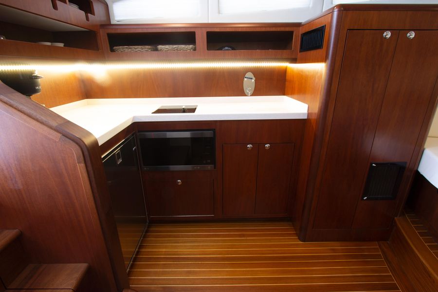 2020 Huckins Sportsman Express Cruiser