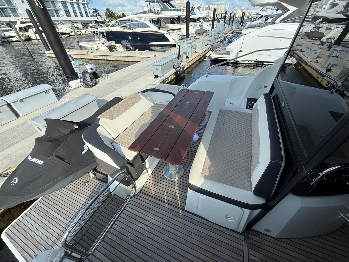 2017 Jeanneau 46 