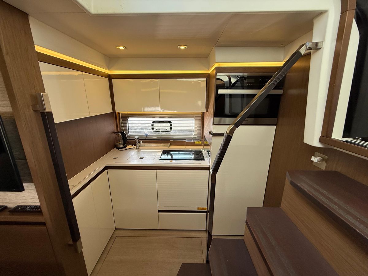 2017 Jeanneau 46 