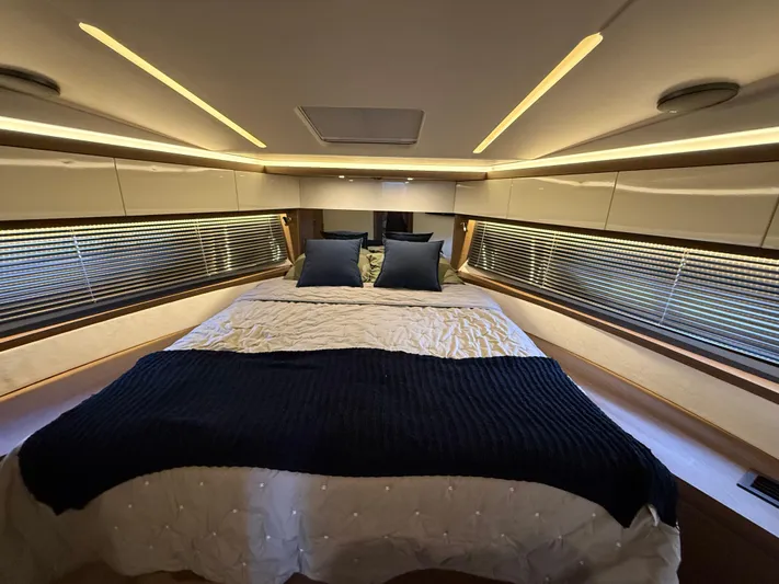 Luli Yacht Photos Pics Luxurious bedroom interior of 2017 Jeanneau Leader 46 yacht with modern design.