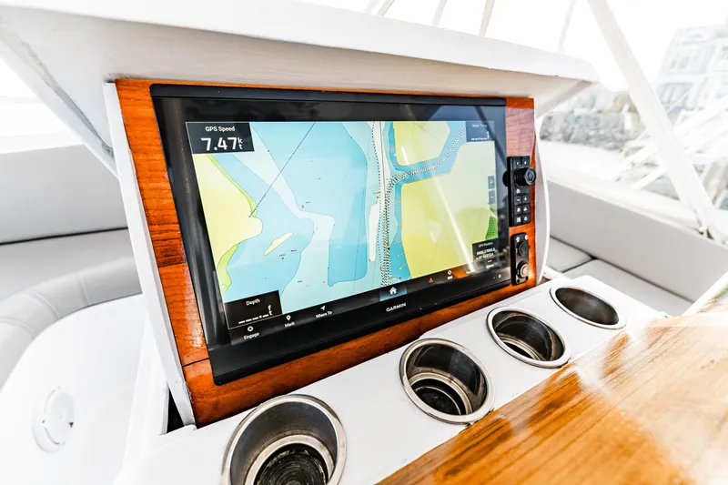 Leslie Ann Yacht Photos Pics Navigation system on 1988 Buddy Davis 47 Convertible yacht dashboard.