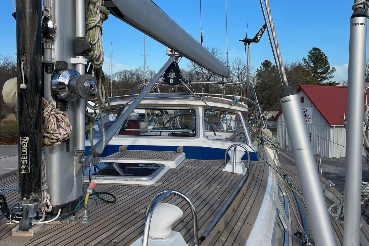 2009 Hallberg-Rassy 54 