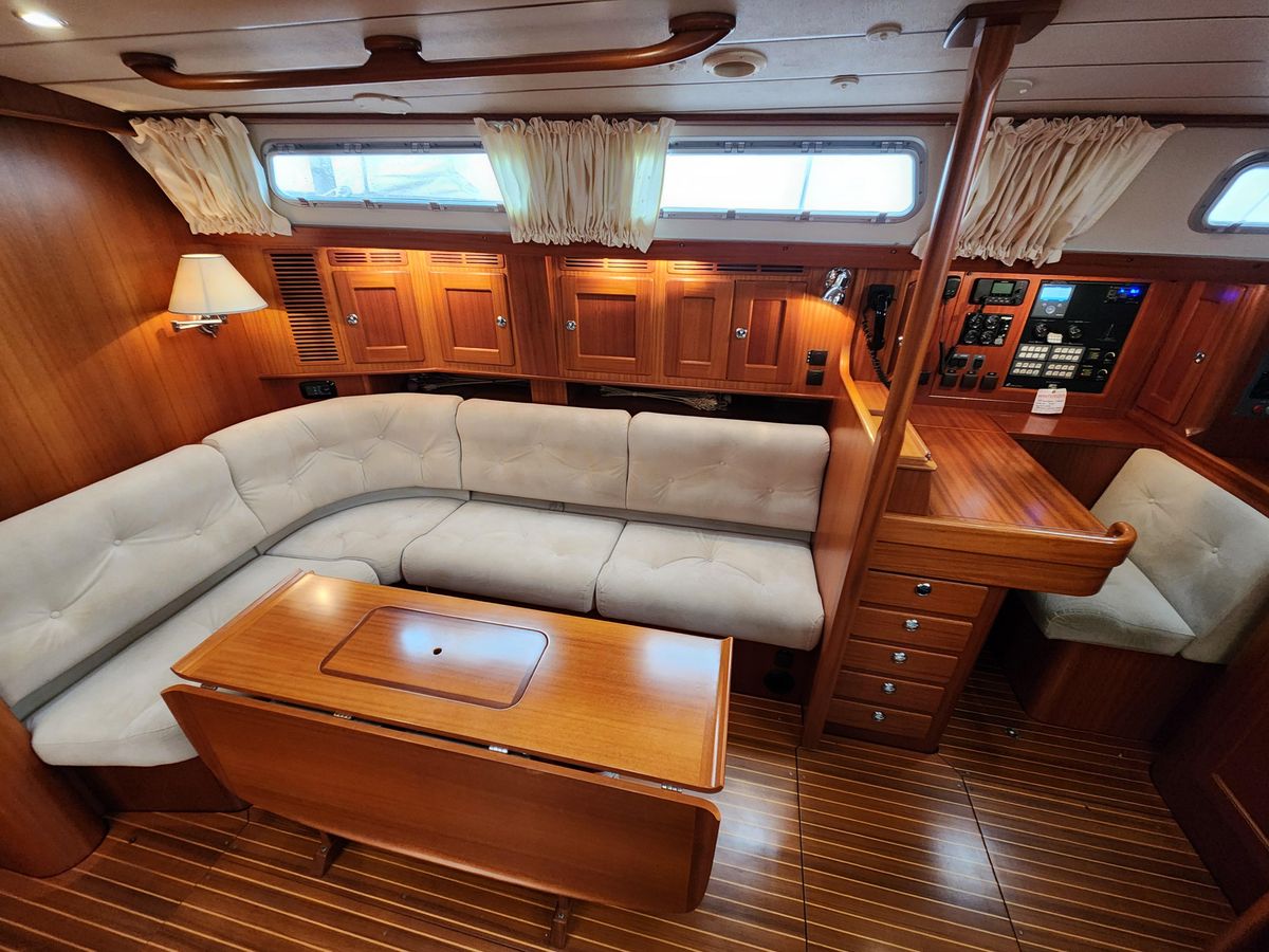 2009 Hallberg-Rassy 54 