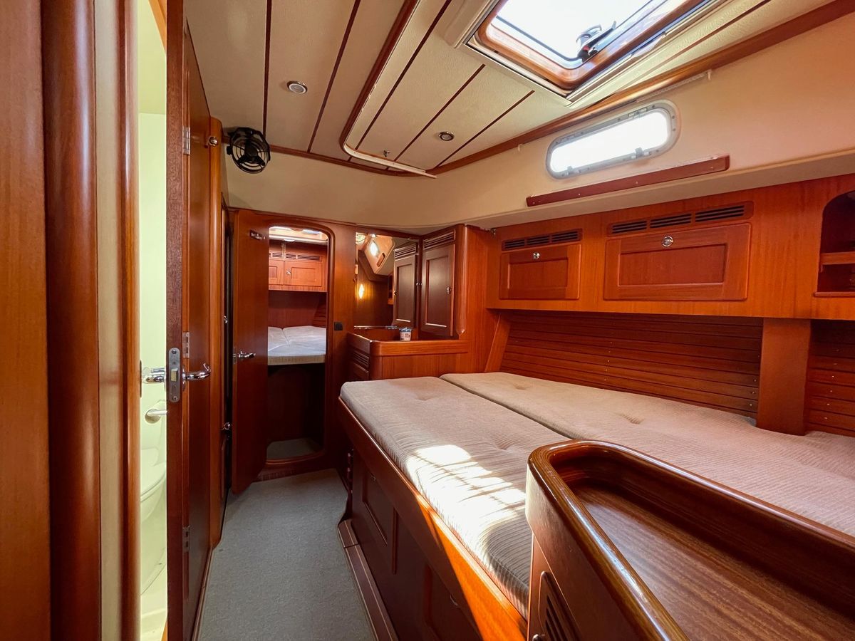 2009 Hallberg-Rassy 54 