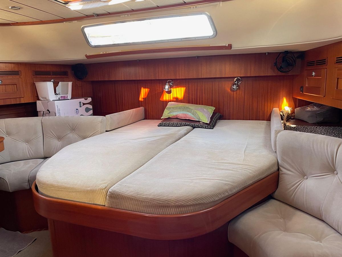 2009 Hallberg-Rassy 54 