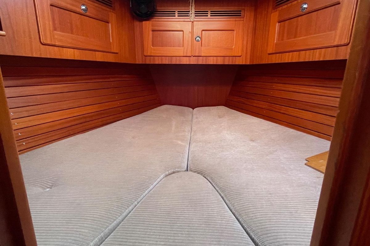 2009 Hallberg-Rassy 54 
