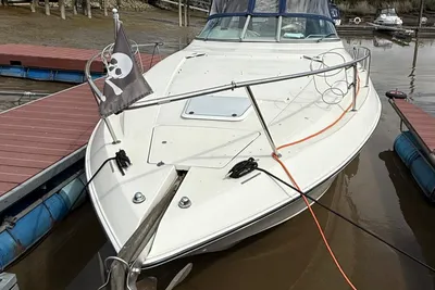 1997 Regal 322 Commodore
