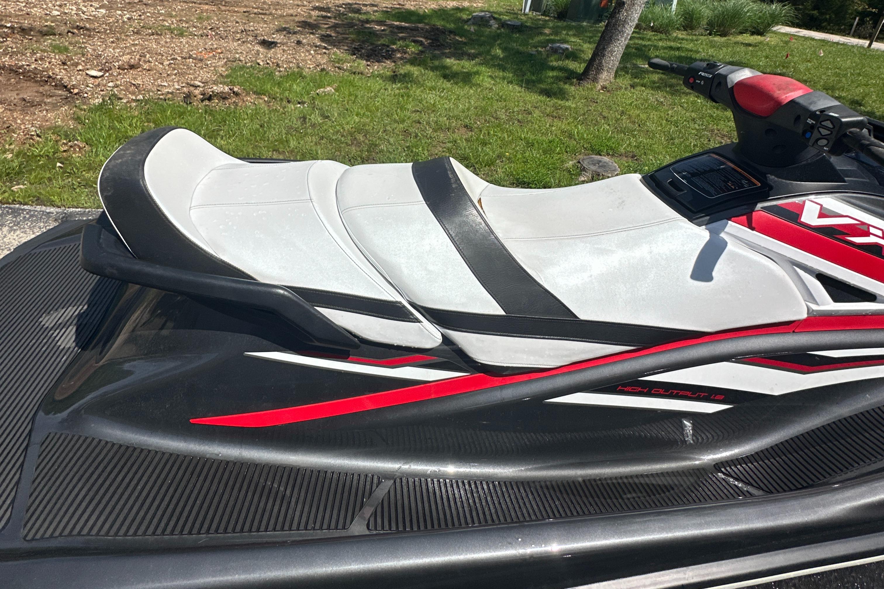 2019 Yamaha WaveRunner VX Cruiser HO Personal Watercraft for