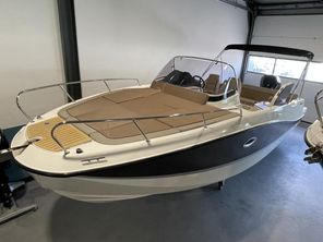 2023 Quicksilver Activ 755 Sundeck